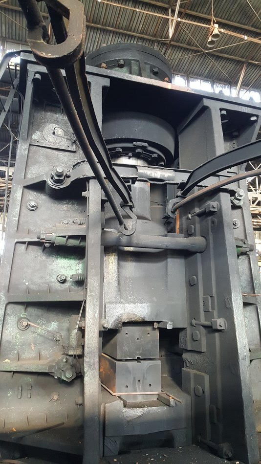 カウンターブロー鍛造ハンマー Beche DGH30 - 30 トン