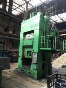 ナックルジョイントプレス TMP Voronezh K504.003.844 - 2500 トン (写真 1)