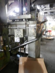 ねじプレス Vaccari 9PS - 400 トン (写真 6)