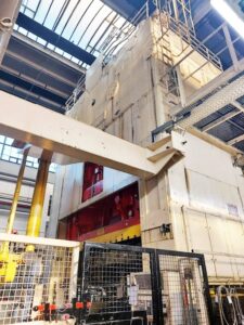 プレス機 Muller Weingarten VK 1800.42.85 - 1000 トン (写真 4)