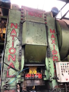熱間鍛造プレス National Maxipres 1600 - 1600 トン (写真 2)