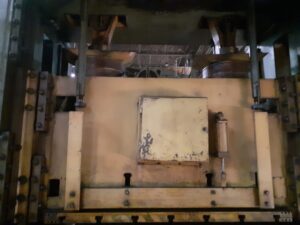 プレス機 TMP Voronezh KB3537 - 500 トン (写真 9)