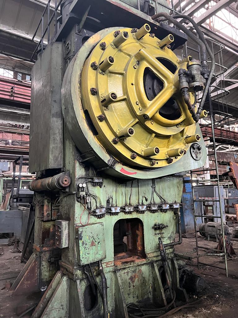 熱間鍛造プレス TMP Voronezh K8542 - 1600 トン