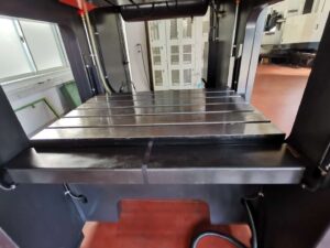 トリミングプレス Amada SDE-2025 - 200 トン (写真 4)