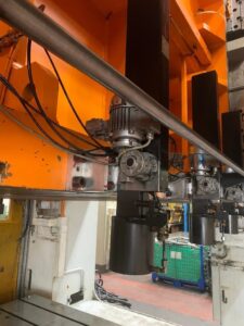 プレス機 Arisa S4/630/4500/2500 - 630 トン (写真 4)