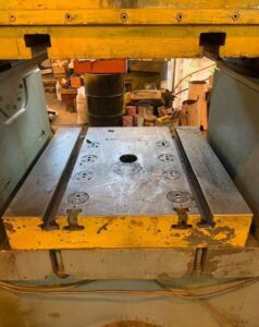 ナックルジョイントプレス Barnaul KB8340 - 1000 トン (写真 4)