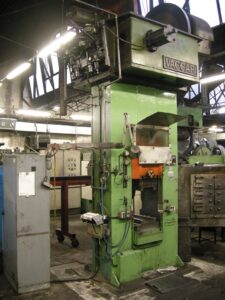 ねじプレス Vaccari 9PS - 400 トン ID: 75989