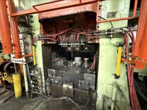 熱間鍛造プレス Nittan Massey MHFP-2000LW - 2000 トン (写真 4)