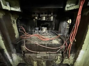 熱間鍛造プレス Nittan Massey MHFP-2800LW - 2800 トン (写真 13)