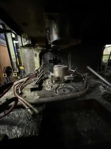 熱間鍛造プレス Nittan Massey MHFP-2800LW - 2800 トン (写真 12)