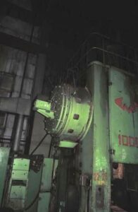 熱間鍛造プレス TMP Voronezh KB8040 - 1000 トン (写真 3)