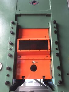 冷間押出プレス Barnaul K0034 - 250 トン (写真 1)