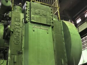 熱間鍛造プレス Komatsu CAH3000 - 3000 トン (写真 1)