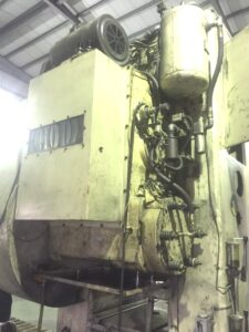 ナックルジョイントプレス Barnaul K8340 - 1000 トン (写真 1)