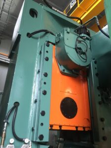 ナックルジョイントプレス Barnaul KB8342 - 1600 トン (写真 2)