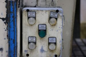 油圧プレス Siempelkamp IHF-Press 1250 - 1250 トン (写真 10)