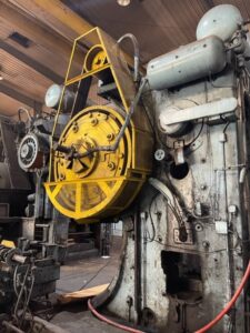 熱間鍛造プレス Ajax 2000 MT - 2000 トン (写真 6)