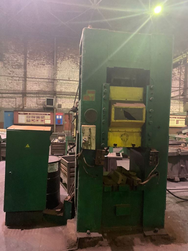 ナックルジョイントプレス Barnaul K8336 - 400 トン