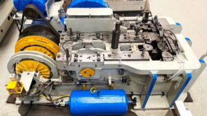 水平鍛造機 Hill Acme XF 1-1/2" - 154 トン (写真 2)