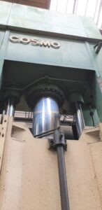 油圧プレス Cosmo 1000 MT - 1000 トン (写真 2)