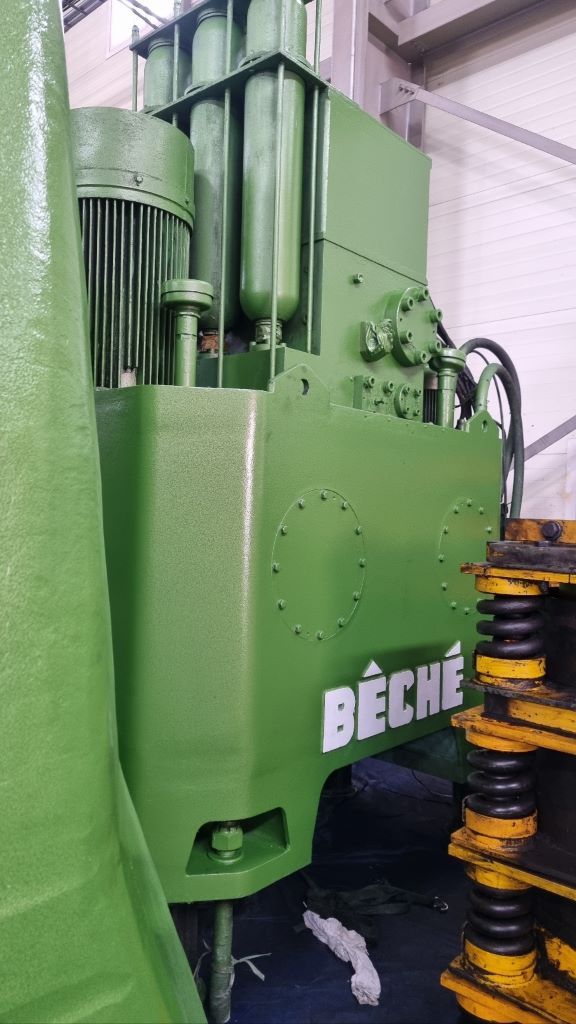 油圧鍛造ハンマー Beche KGH 5 - 50 kJ