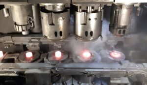 熱間鍛造プレス Manzoni 2500 SR/TR - 2500 トン (写真 4)