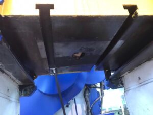 ナックルジョイントプレス Kuzlitmash KB8336 - 400 トン (写真 1)