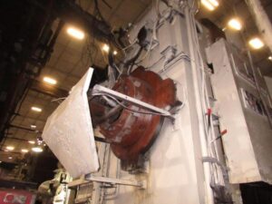 熱間鍛造プレス Manzoni SR1300 - 1300 トン (写真 9)