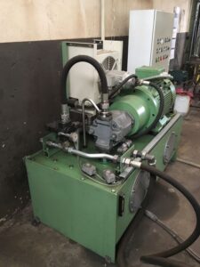 ねじプレス Hiller Lutz HYS-K160 MH - 350 トン (写真 8)