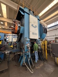 熱間鍛造プレス TMP Voronezh К04.038.842 - 1600 トン ID: 76417