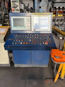 熱間鍛造プレス Smeral LZK 4000 - 4000 トン (写真 8)