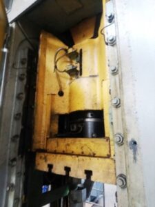 トリミングプレス KarpatPressMash KG9534 - 250 トン (写真 1)