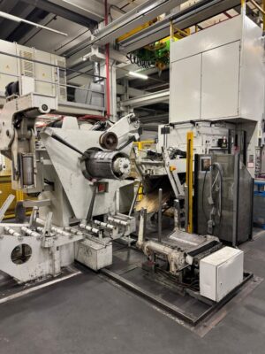 プレス機 Muller Weingarten HU 2-315 - 315 トン (写真 1)