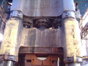 自由鍛造プレス Dnepropress PA1343 - 2000 トン (写真 4)