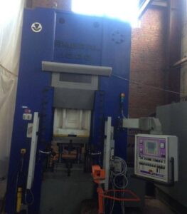 ナックルジョイントプレス Smeral LL1000 - 1000 トン ID: S79094