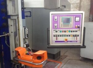 ナックルジョイントプレス Smeral LL1000 - 1000 トン (写真 2)