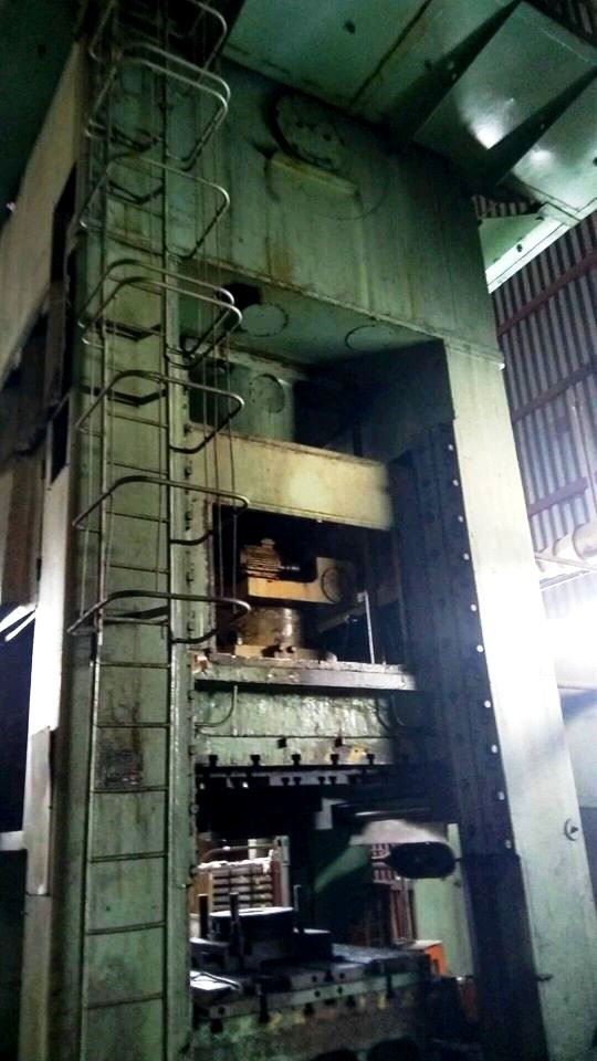 トリミングプレス TMP Voronezh KA9544 - 2500 トン