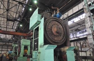 熱間鍛造プレス Smeral LZK 4000 S - 4000 トン (写真 4)