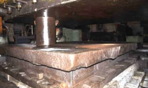 自由鍛造プレス Dnepropress P3847 - 5000 トン (写真 4)