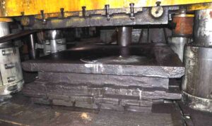 自由鍛造プレス Dnepropress P3847 - 5000 トン (写真 11)