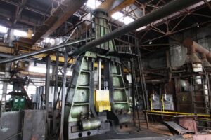 鍛造ハンマー Kalinin MA2147 - 5 トン (写真 3)