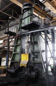 鍛造ハンマー Kalinin MA2147 - 5 トン (写真 4)