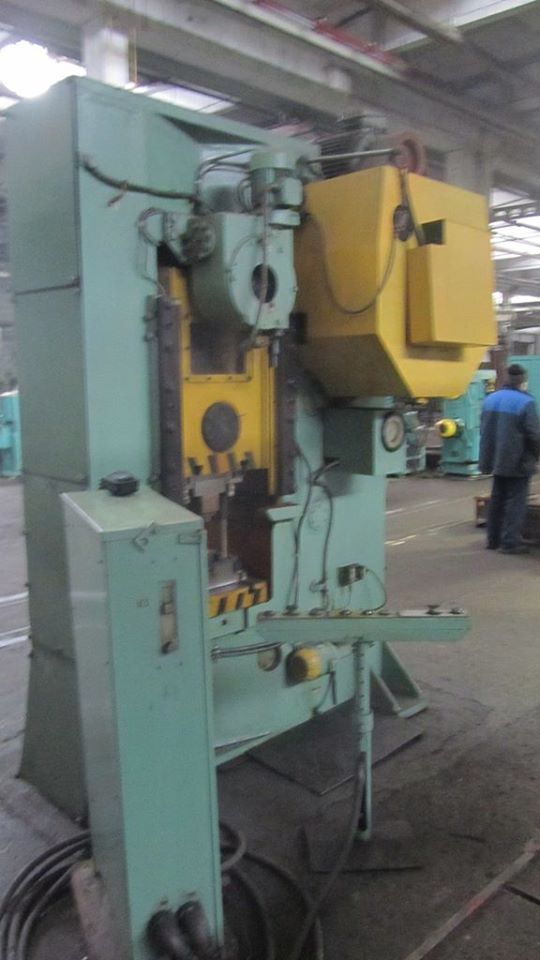 ナックルジョイントプレス Barnaul KB8336 - 400 トン