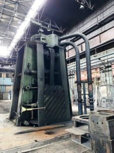 カウンターブロー鍛造ハンマー ZTS Kosice UHG 4000 - 40 トン (写真 5)