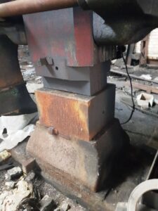 自由鍛造ハンマー Kalinin M1343 - 2 トン (写真 1)