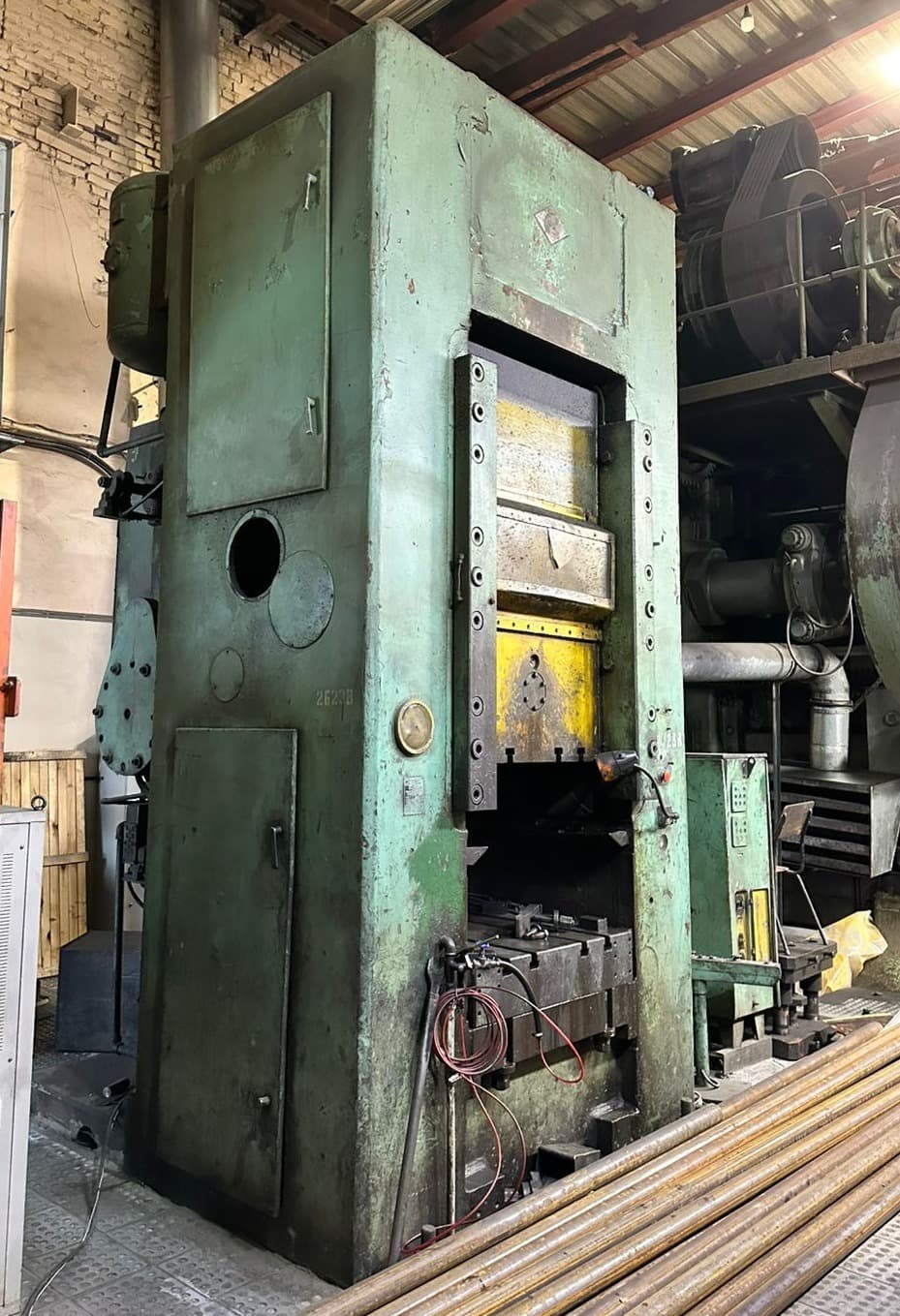 ナックルジョイントプレス Barnaul K8342 - 1600 トン