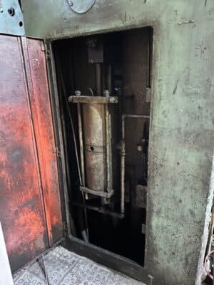 ナックルジョイントプレス Barnaul K8342 - 1600 トン (写真 2)