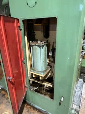 ナックルジョイントプレス Barnaul K8340 - 1000 トン (写真 2)