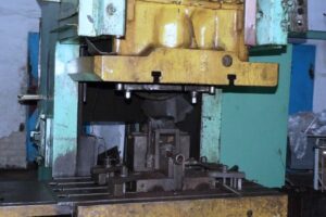 C型プレス TMP Voronezh K0134 - 250 トン (写真 2)