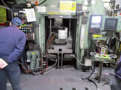 冷間鍛造プレス Komatsu L1C630L - 630 トン (写真 10)